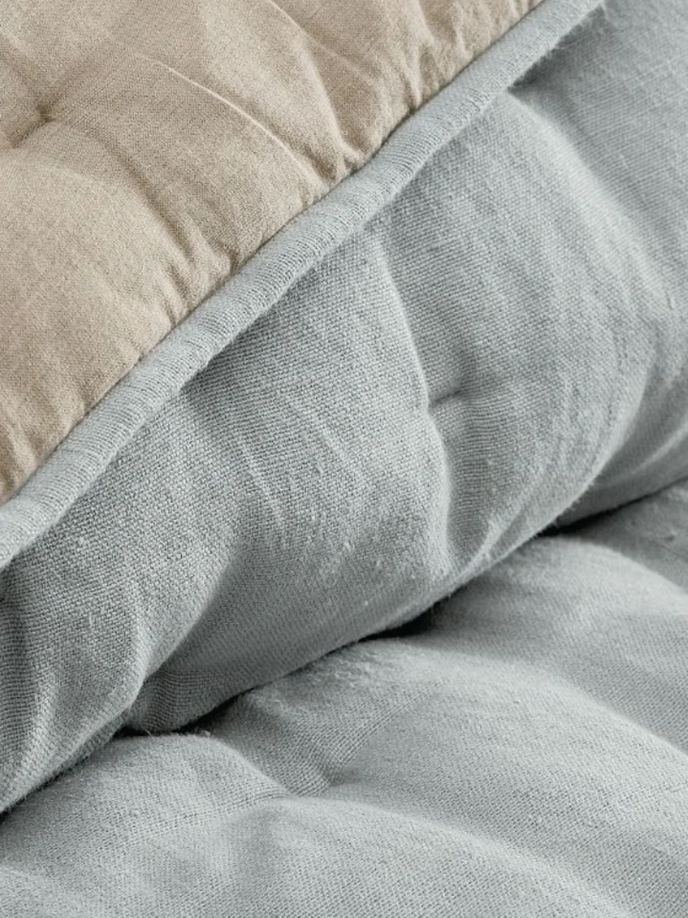 Pottery Barn everyday linen comfort quilt king